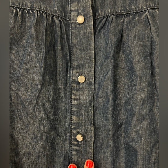 Jane and Delancey Denim Shirt size L love the buttons on this (SKU G106) - Picture 5 of 10